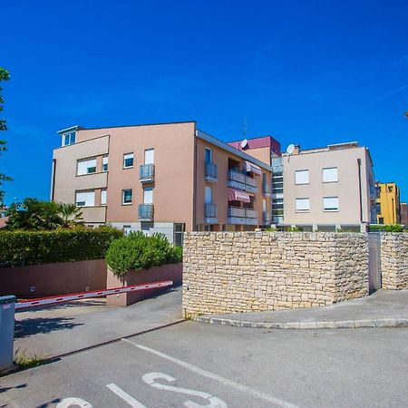 Apartment Dora Near Sea And Center With Private Garage 波雷奇 外观 照片