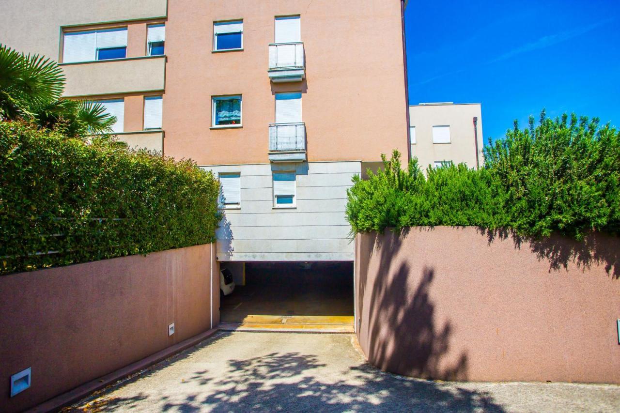 Apartment Dora Near Sea And Center With Private Garage 波雷奇 外观 照片