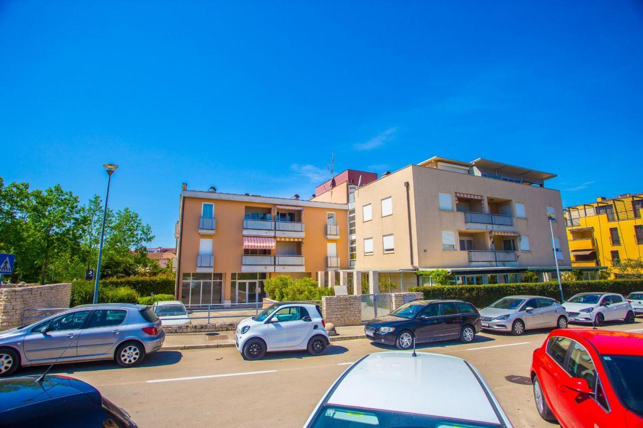 Apartment Dora Near Sea And Center With Private Garage 波雷奇 外观 照片