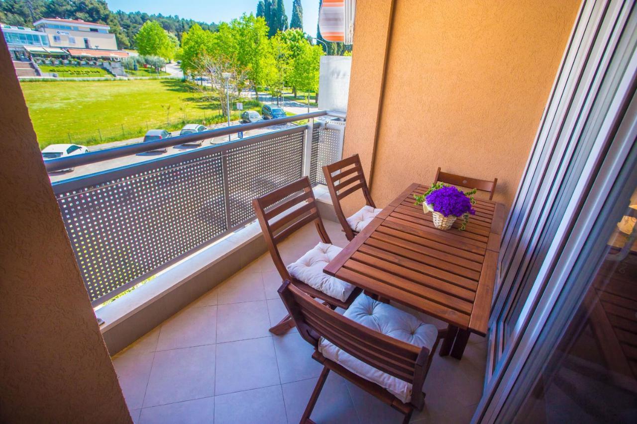 Apartment Dora Near Sea And Center With Private Garage 波雷奇 外观 照片